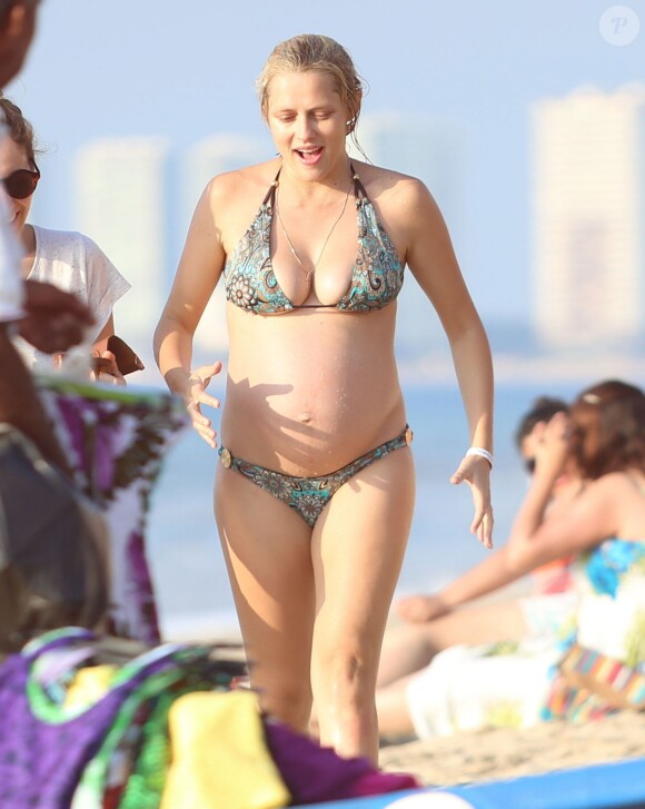 azira mazlan add teresa palmer bikini photo