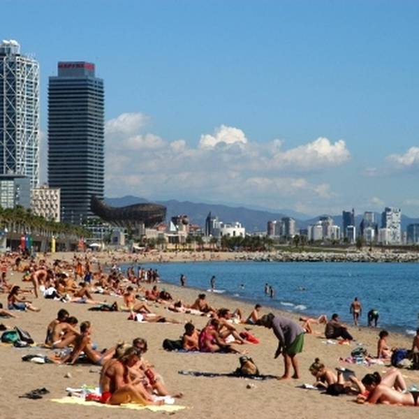 dan huskey add naked beach barcelona photo