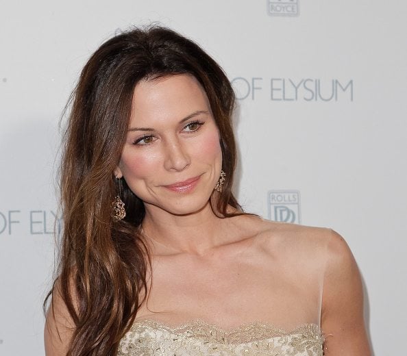 asim hashmi add nip tuck rhona mitra photo