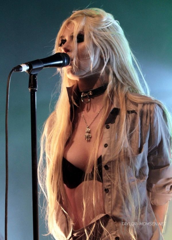 adith setiawan add taylor momsen sexy photo