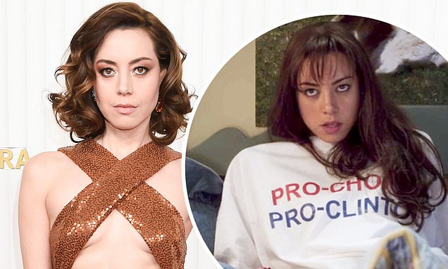 derek dupuy add aubrey plaza masturbates image