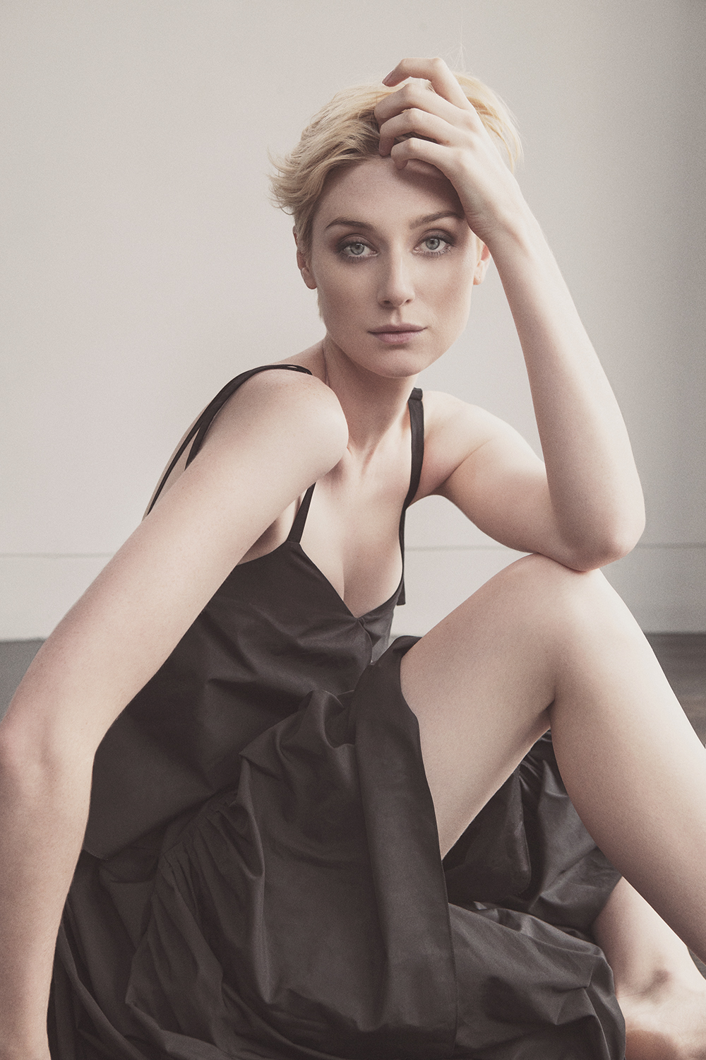 amy green add elizabeth debicki sexy photo