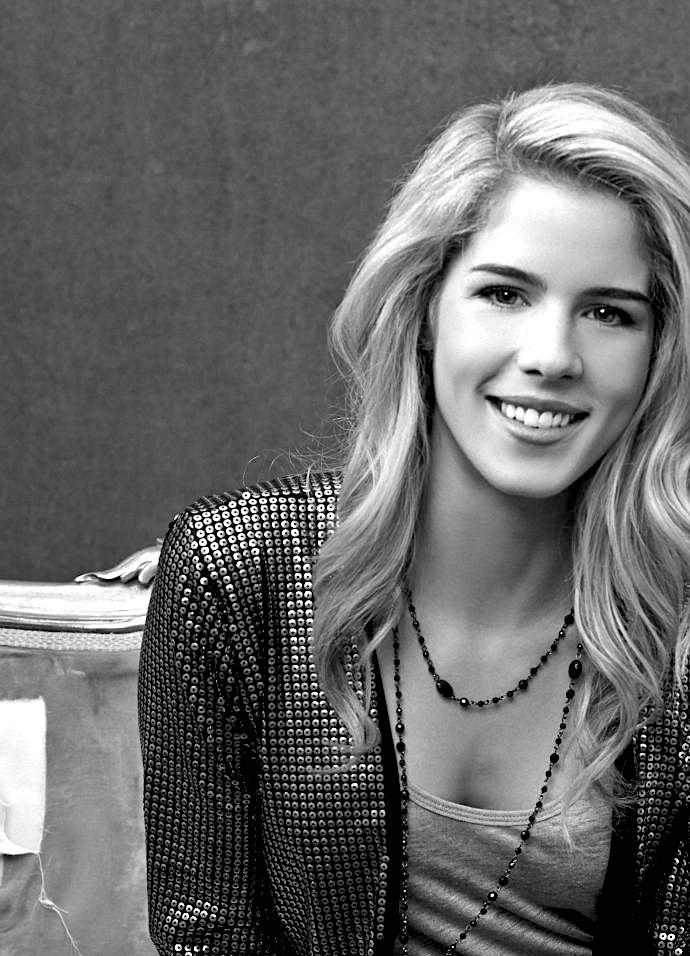 benjamin gresham add emily bett rickards hot image