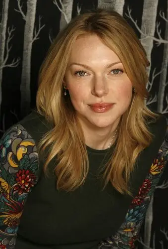 bradley martinez add laura prepon blonde photo