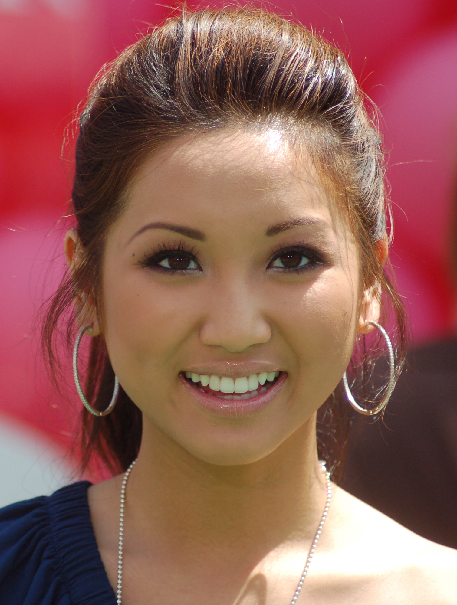 apri yansyah add brenda song butt image