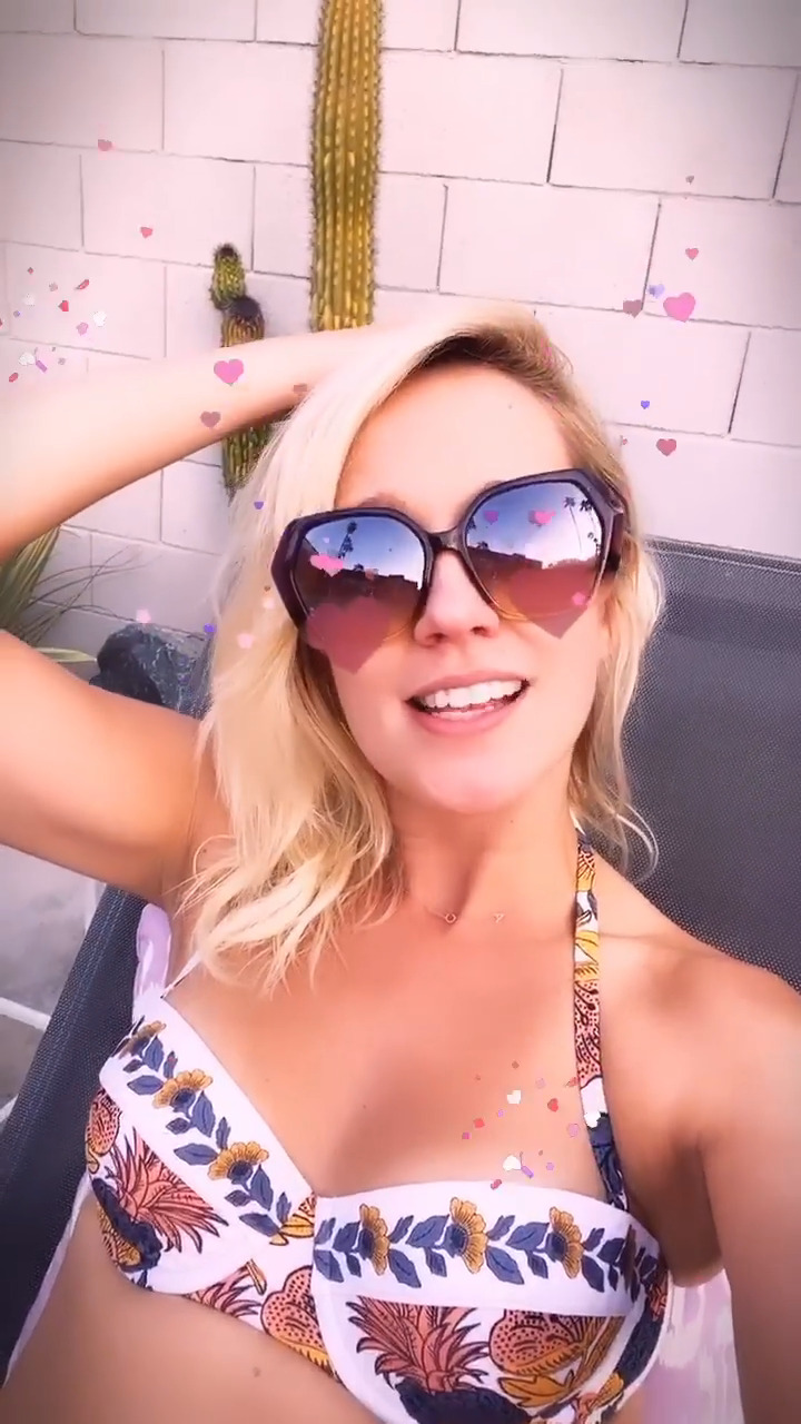 donavan hill add anna camp bikini photo