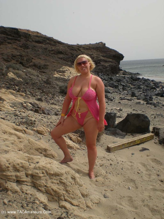 austine aghahowa add beach flashing photo