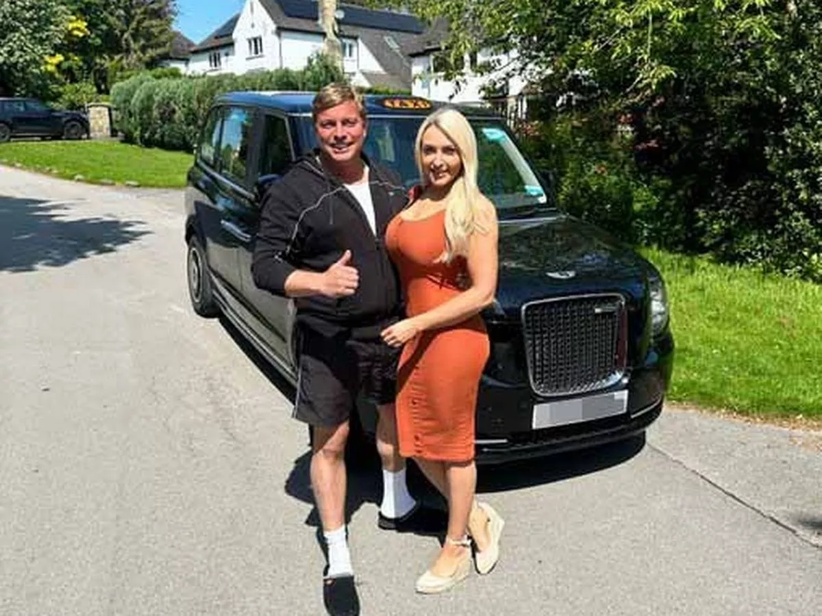 blaine covert add fake taxi bbc photo