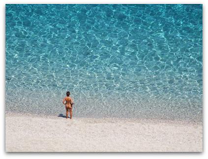 carlos zaknoun add nude on spanish beach photo