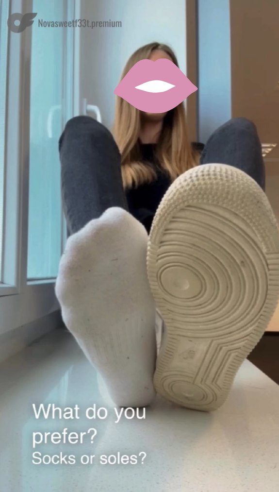 brandy oreilly add office feet worship photo