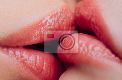 christopher alan davis add wet lesbian kissing photo